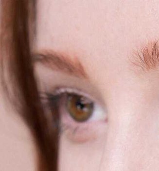 Minimal Makeup Routine During Summer